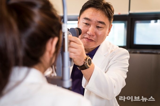 수능 끝난 수험생, 시력교정 ‘스마일프로’ 문의 늘어